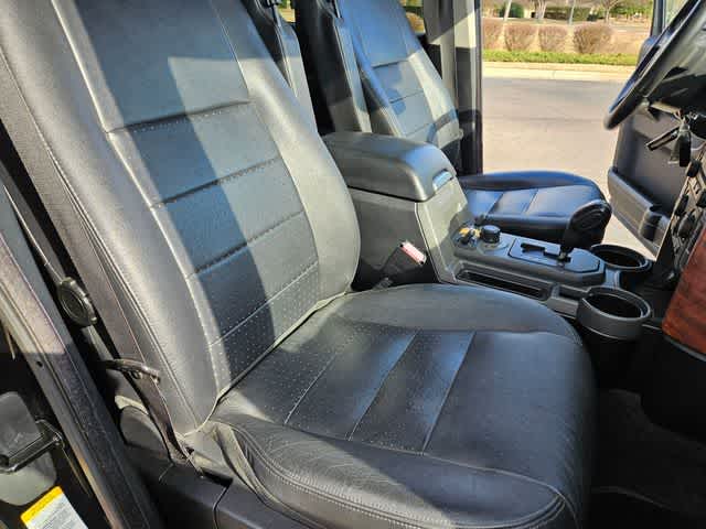 Thumbnail: 2005 Land Rover LR3 - 23