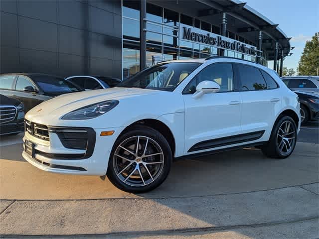 2024 Porsche Macan's photo