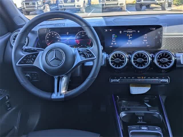 2025 Mercedes Benz GLB 250 photo 2