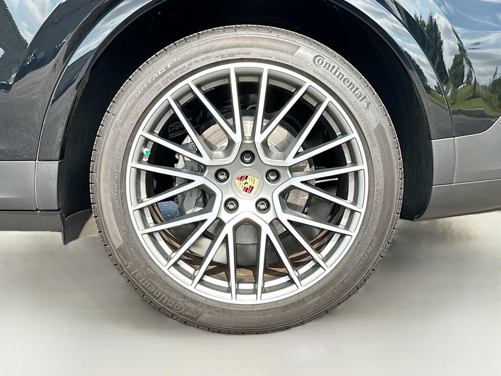 Thumbnail: 2023 Porsche Cayenne - 33