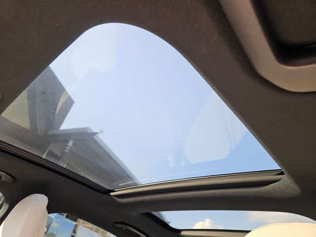 Thumbnail: 2023 Mercedes-Benz C-Class - 16