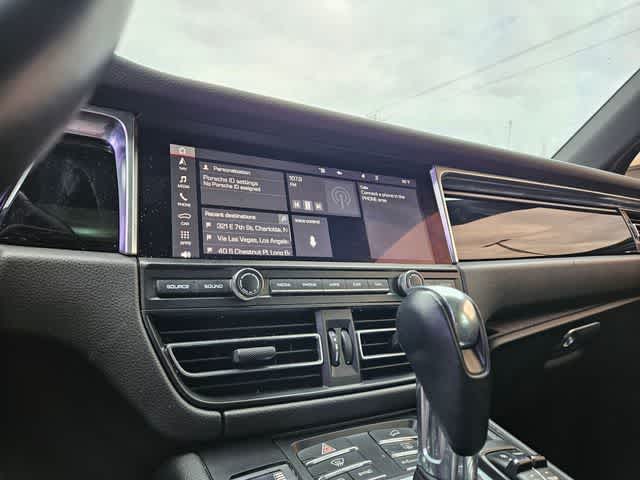 Thumbnail: 2020 Porsche Macan - 27