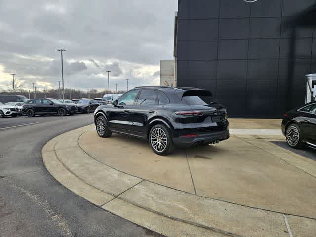 Thumbnail: 2023 Porsche Cayenne - 6