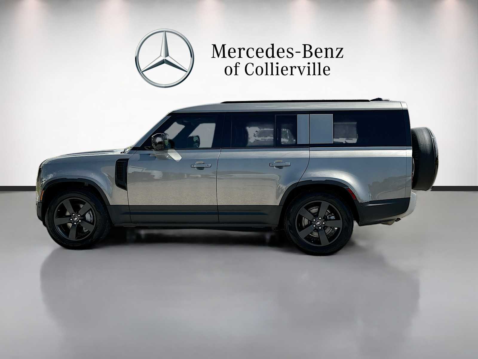 Thumbnail: 2025 Land Rover Defender - 8