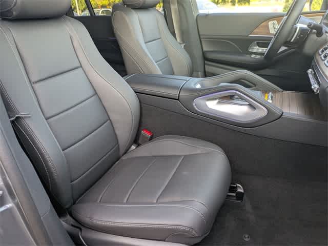 Thumbnail: 2025 Mercedes-Benz GLS - 21