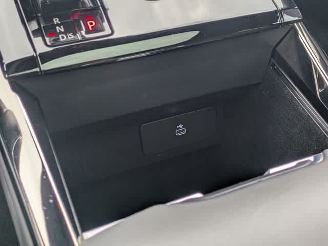 Thumbnail: 2025 Land Rover Range Rover Sport - 30