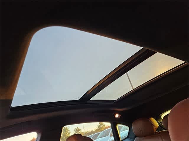 Thumbnail: 2022 Maserati Levante - 17