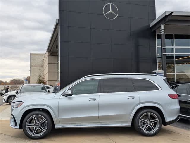 2025 Mercedes-Benz GLS 450 7
