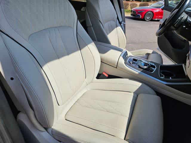 Thumbnail: 2024 BMW X7 - 24