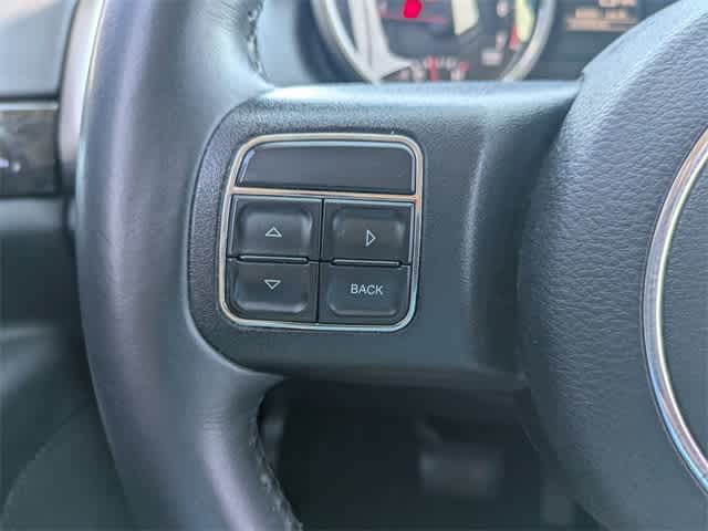 Thumbnail: 2013 Jeep Grand Cherokee - 22