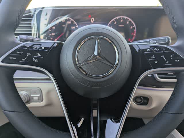 Thumbnail: 2026 Mercedes-Benz GLE - 22