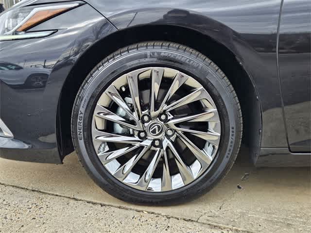 Thumbnail: 2024 Lexus ES - 21