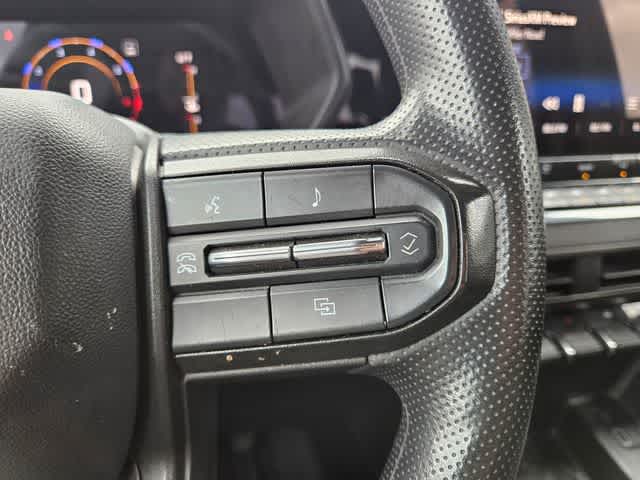 Thumbnail: 2023 Chevrolet Colorado - 24