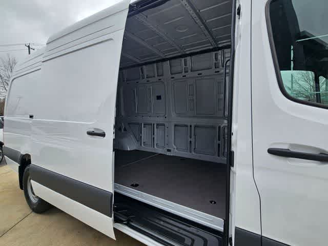 Thumbnail: 2026 Mercedes-Benz Sprinter - 19