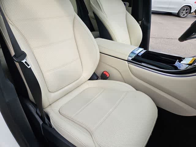 Thumbnail: 2026 Mercedes-Benz GLC - 23