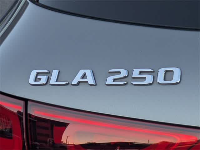 Thumbnail: 2021 Mercedes-Benz GLA - 12