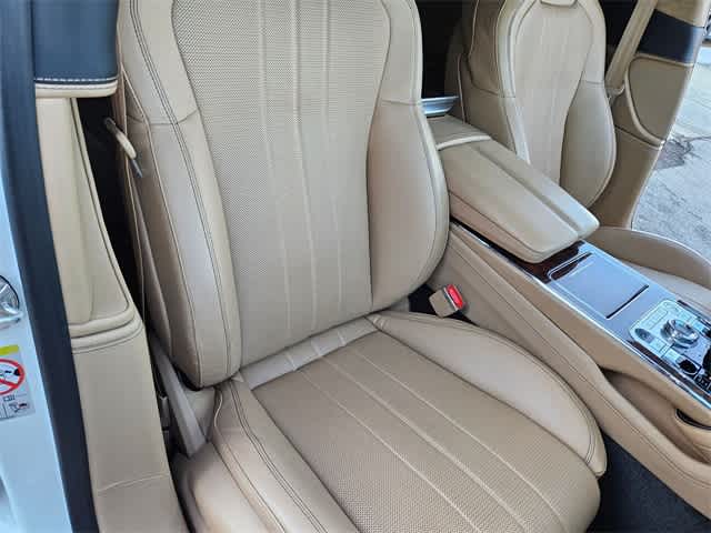 Thumbnail: 2022 Bentley Flying Spur - 20