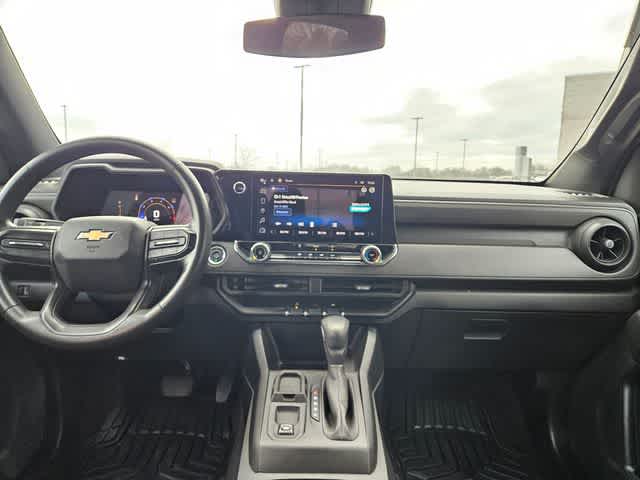 Thumbnail: 2023 Chevrolet Colorado - 18