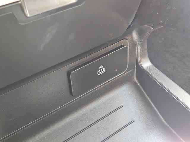 Thumbnail: 2025 Land Rover Defender - 34