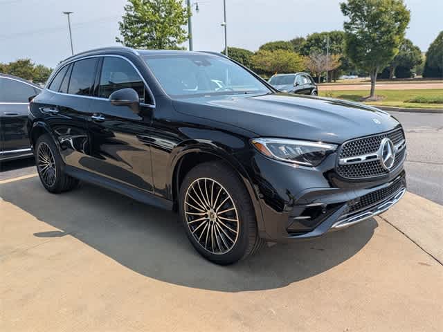 2026 Mercedes Benz GLC 300 photo 2