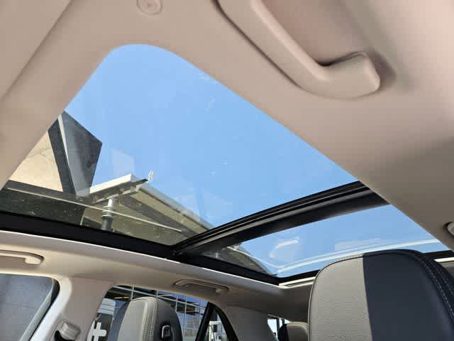 Thumbnail: 2026 Mercedes-Benz GLE - 16