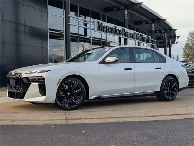 2025 BMW 7 Series 740i's photo