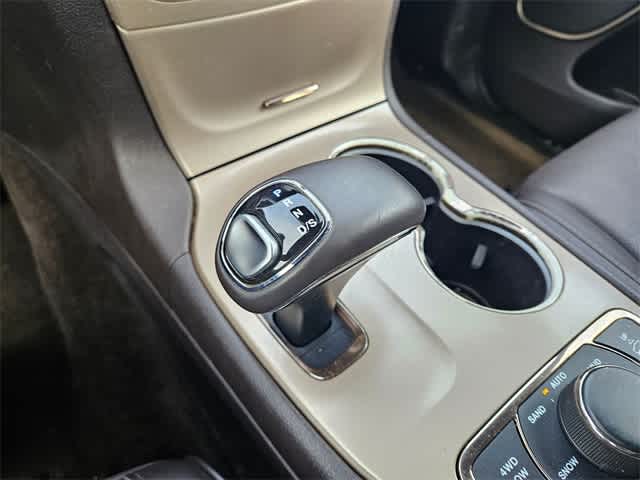 Thumbnail: 2015 Jeep Grand Cherokee - 33