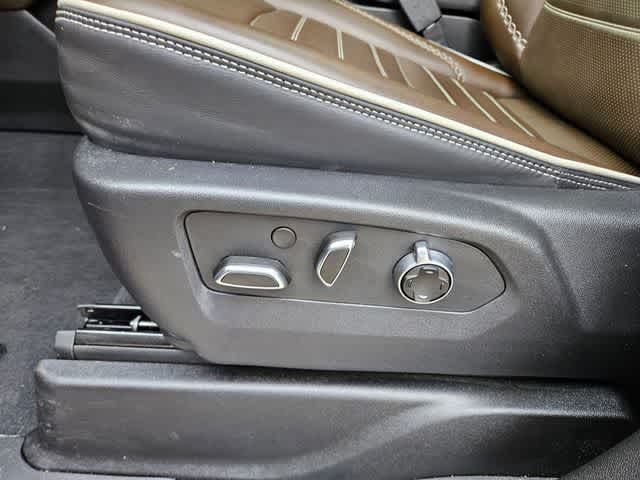 Thumbnail: 2025 GMC Yukon - 16