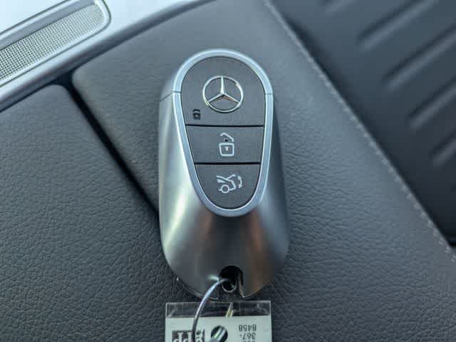 Thumbnail: 2026 Mercedes-Benz GLC - 35