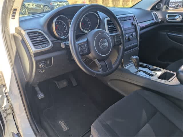 Used 2013 Jeep Grand Cherokee Laredo with VIN 1C4RJEAG1DC588945 for sale in Collierville, TN