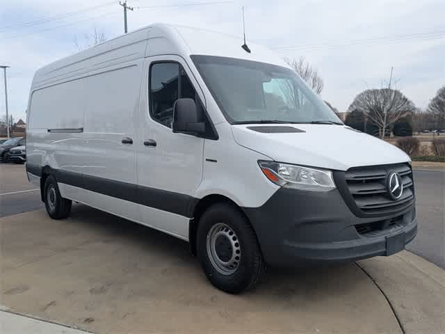 Thumbnail: 2024 Mercedes-Benz eSprinter - 3