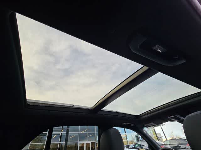 Thumbnail: 2026 Mercedes-Benz GLE - 18