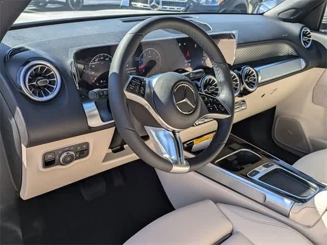 2025 Mercedes Benz GLB 250 photo 2