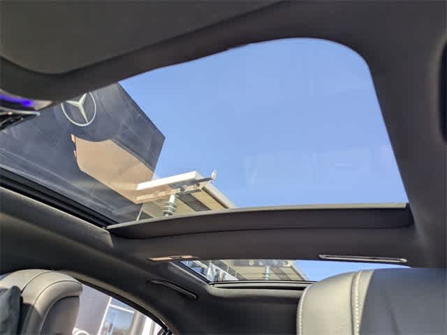 Thumbnail: 2022 Mercedes-Benz S-Class - 16