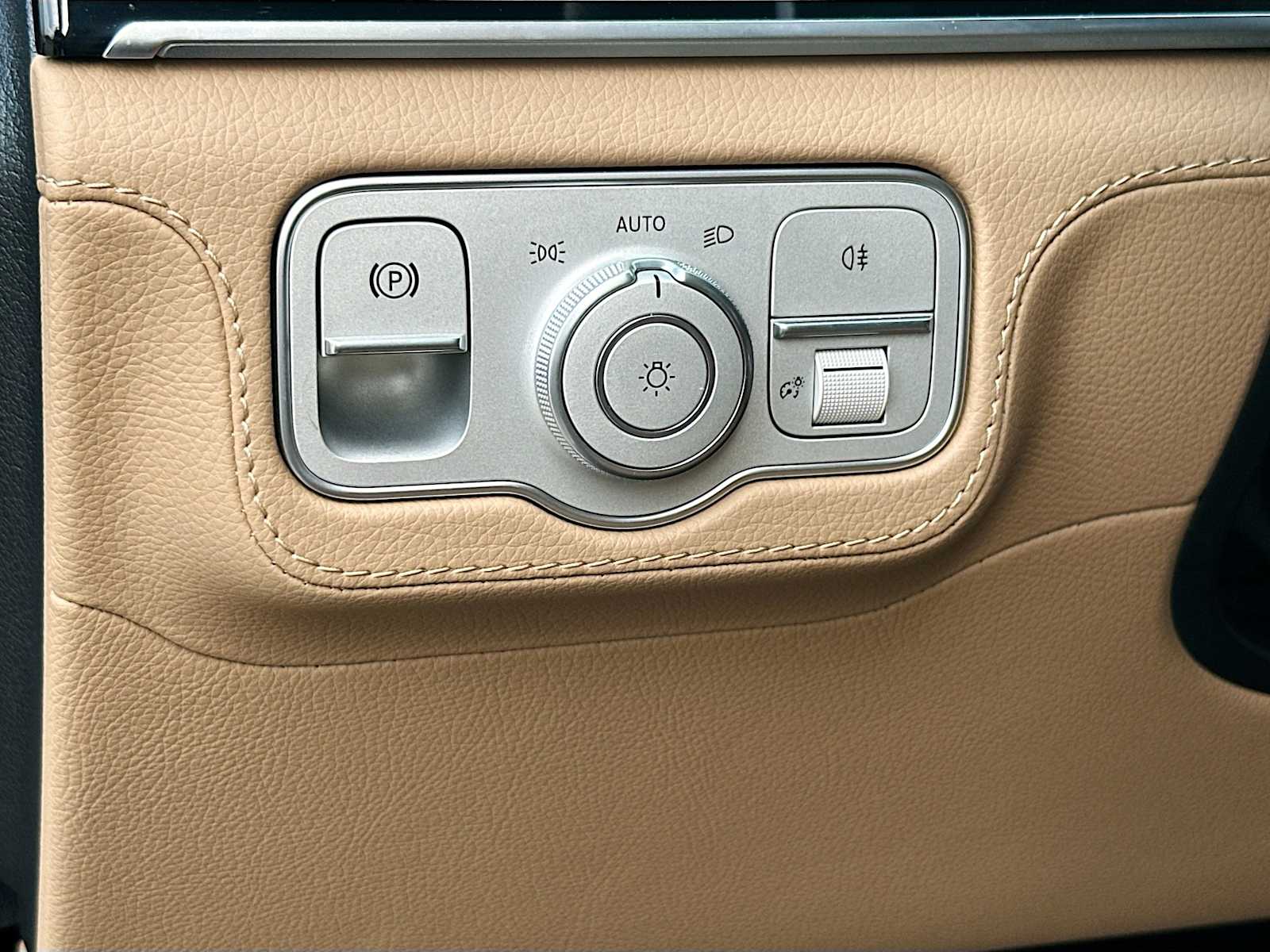 Thumbnail: 2026 Mercedes-Benz GLS - 10
