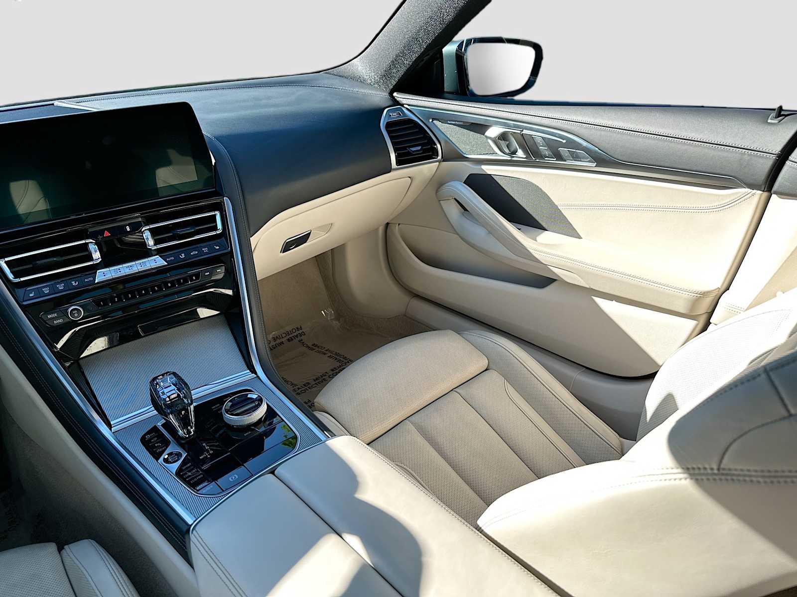 Thumbnail: 2024 BMW 8 Series - 25