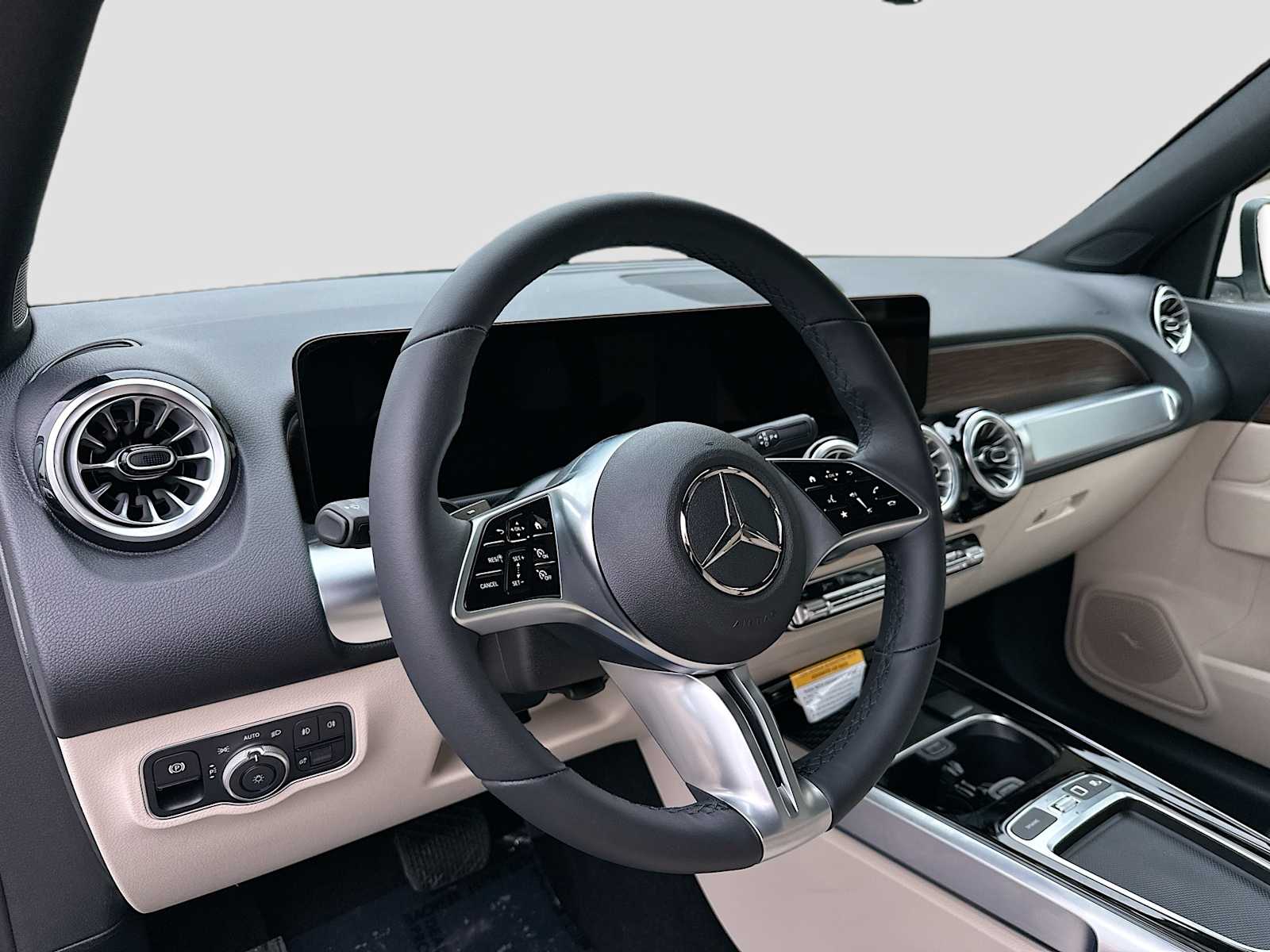 Thumbnail: 2026 Mercedes-Benz GLB - 9
