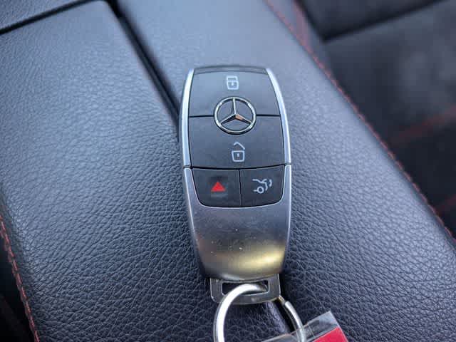 Thumbnail: 2022 Mercedes-Benz GLB - 33