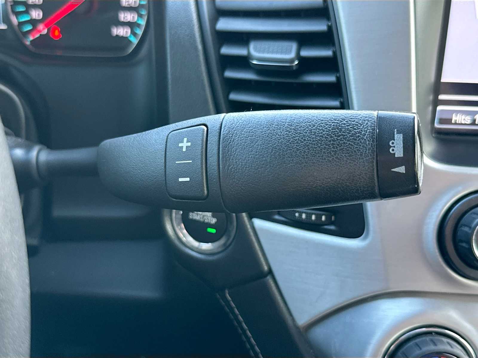 Thumbnail: 2019 GMC Yukon XL - 17