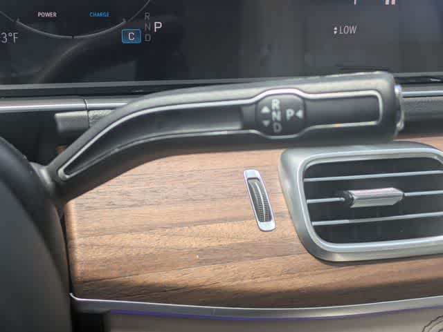 Thumbnail: 2025 Mercedes-Benz GLE - 30