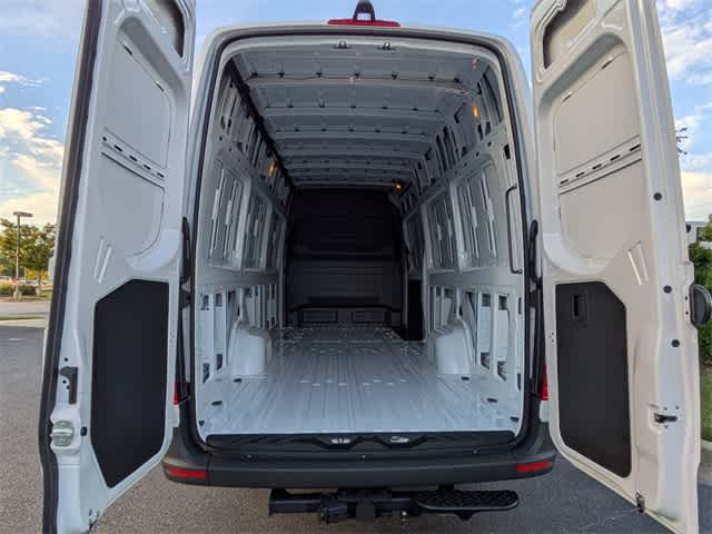 Thumbnail: 2026 Mercedes-Benz Sprinter - 30