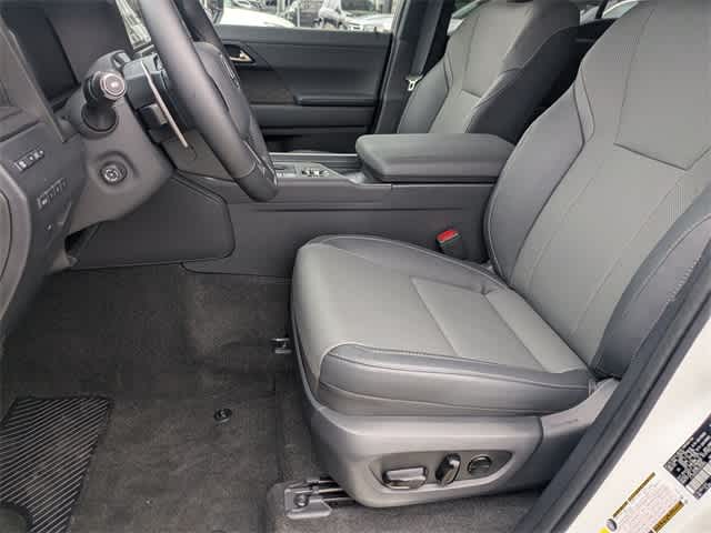 Thumbnail: 2025 Lexus GX - 16