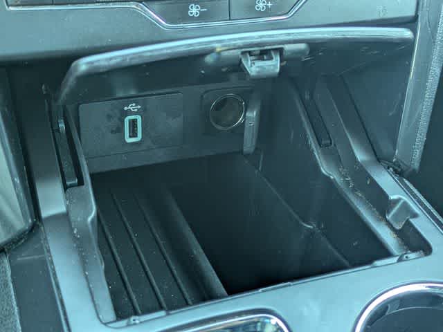 Thumbnail: 2019 Ford Explorer - 31