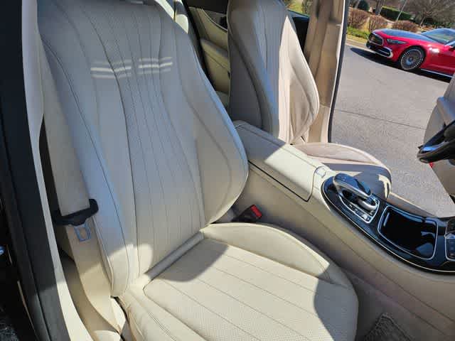 Thumbnail: 2017 Mercedes-Benz E-Class - 21