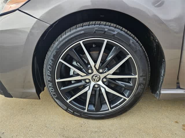 Thumbnail: 2024 Toyota Camry - 12