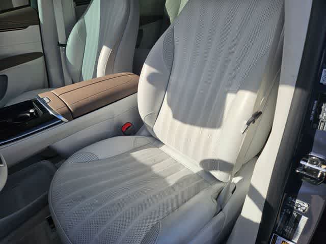 Thumbnail: 2023 Mercedes-Benz EQS - 13