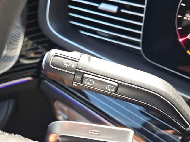 Thumbnail: 2026 Mercedes-Benz GLE - 26