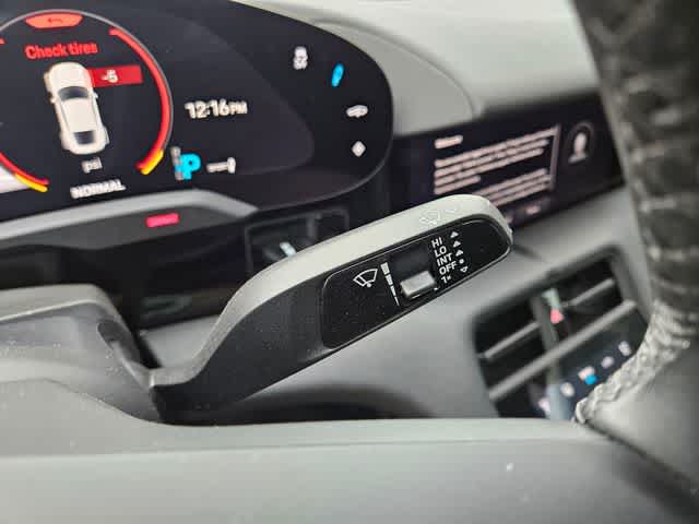 Thumbnail: 2023 Porsche Taycan - 27