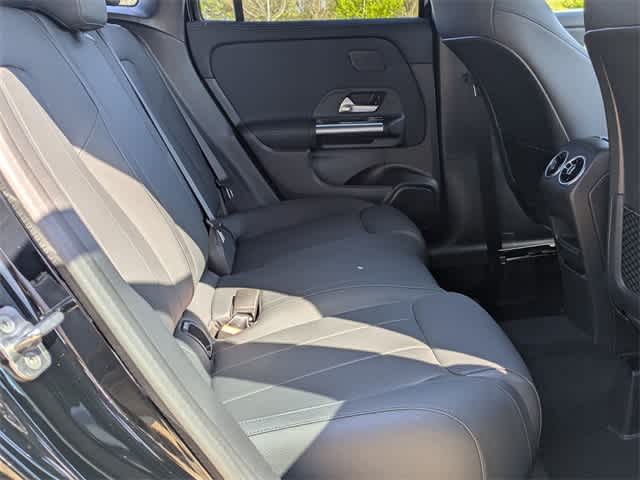 2025 Mercedes-Benz GLA 250 9