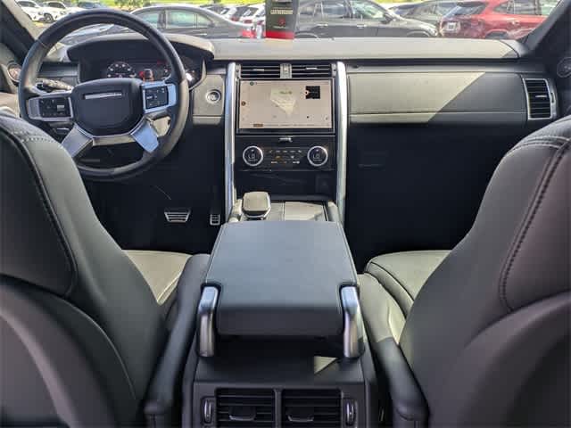 Thumbnail: 2023 Land Rover Discovery - 14